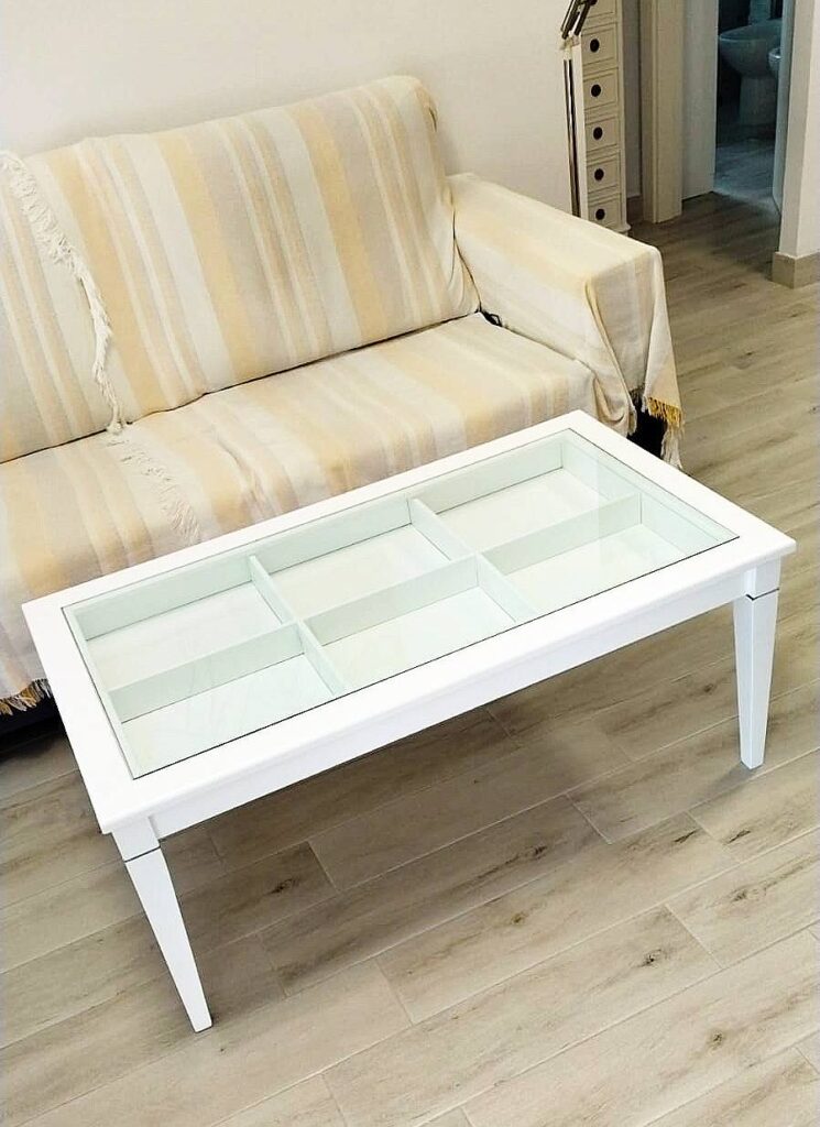 mesa de centro lacada en blanco